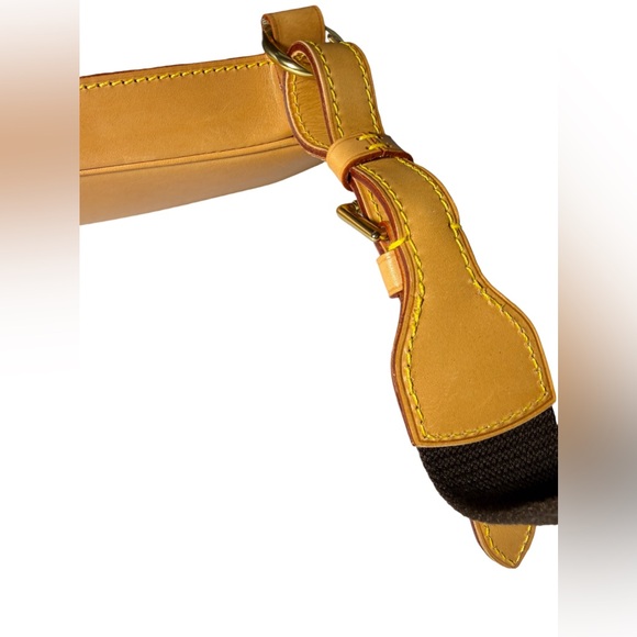 Louis Vuitton
Monogram Montsouris GM Backpack - Picture 7 of 15